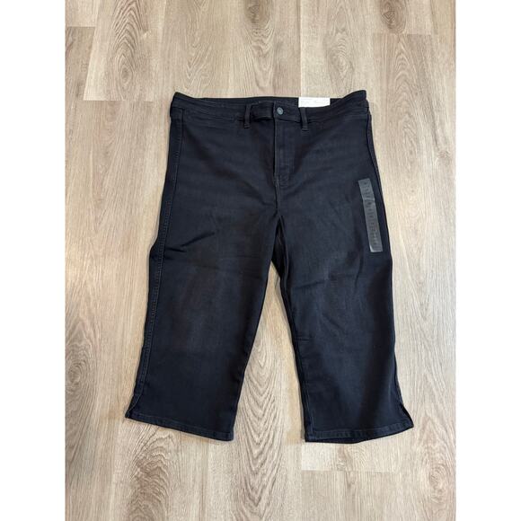 NWT American Eagle Next Level Stretch Black Wash Capri Jeans Women’s Size 16R - Picture 1 of 4